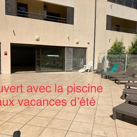 Superbe Appartement A Uzes Avec Place De Parking Eksteriør billede