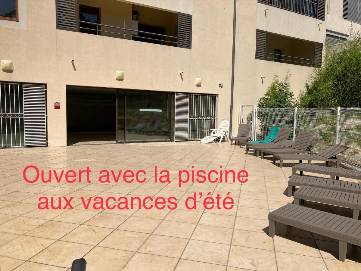 Superbe Appartement A Uzes Avec Place De Parking Eksteriør billede